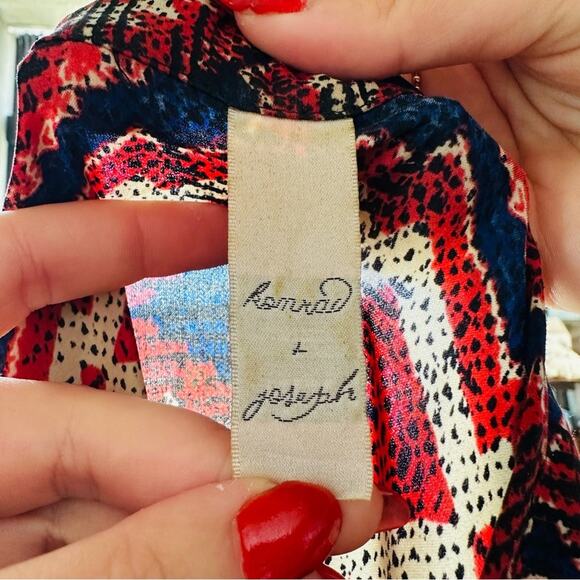 ANTHROPOLOGIE JOSEPH KONRAD Zydeco Red Black Peasant Silky Blouse Tunic Top M - Picture 6 of 10